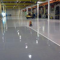 Passo a passo: aplicação de resina em piso de maneira eficiente