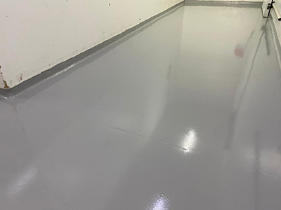 Pintura Piso Epóxi: uma tinta de alta resistência da Qualy Pisos