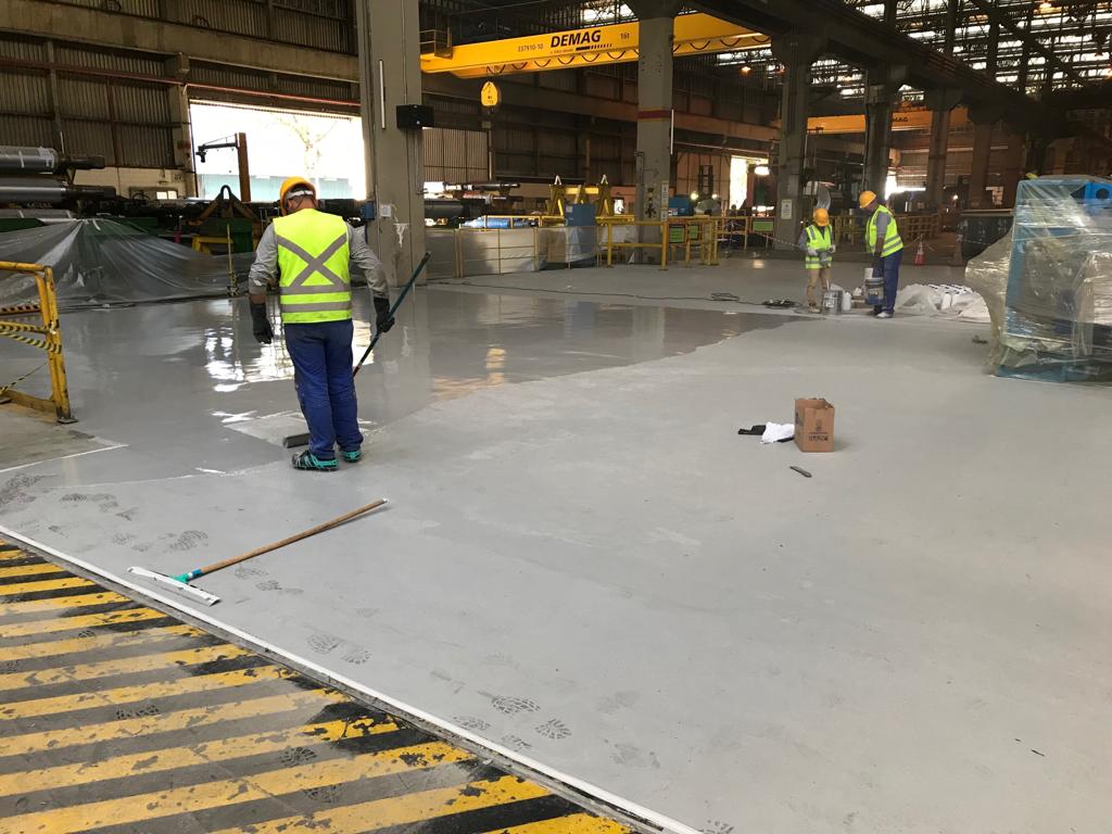 Quando trocar ou reformar pisos industriais faz mais sentido